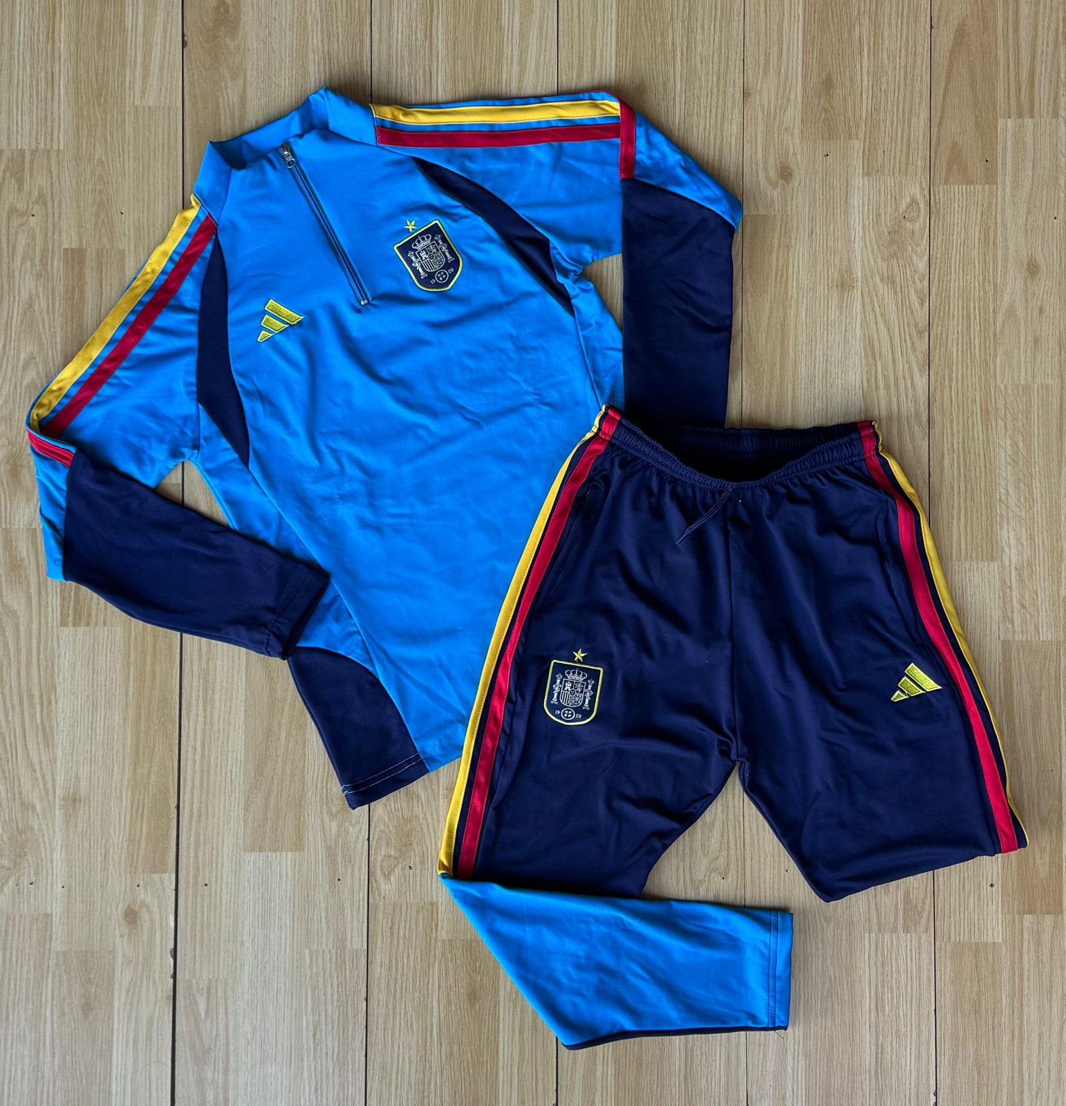 CONJUNTO DEPORTIVOS VARIOS CLUBES (celeste - TALLE L)